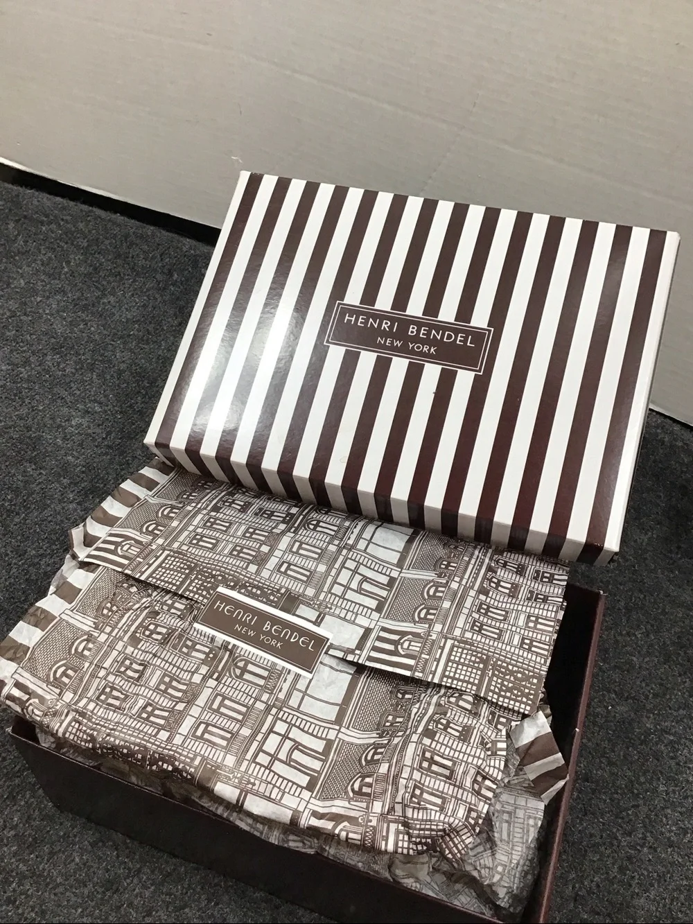 Henri Bendel iconic Centennial brown and white stripe dome cosmetic bag NIB